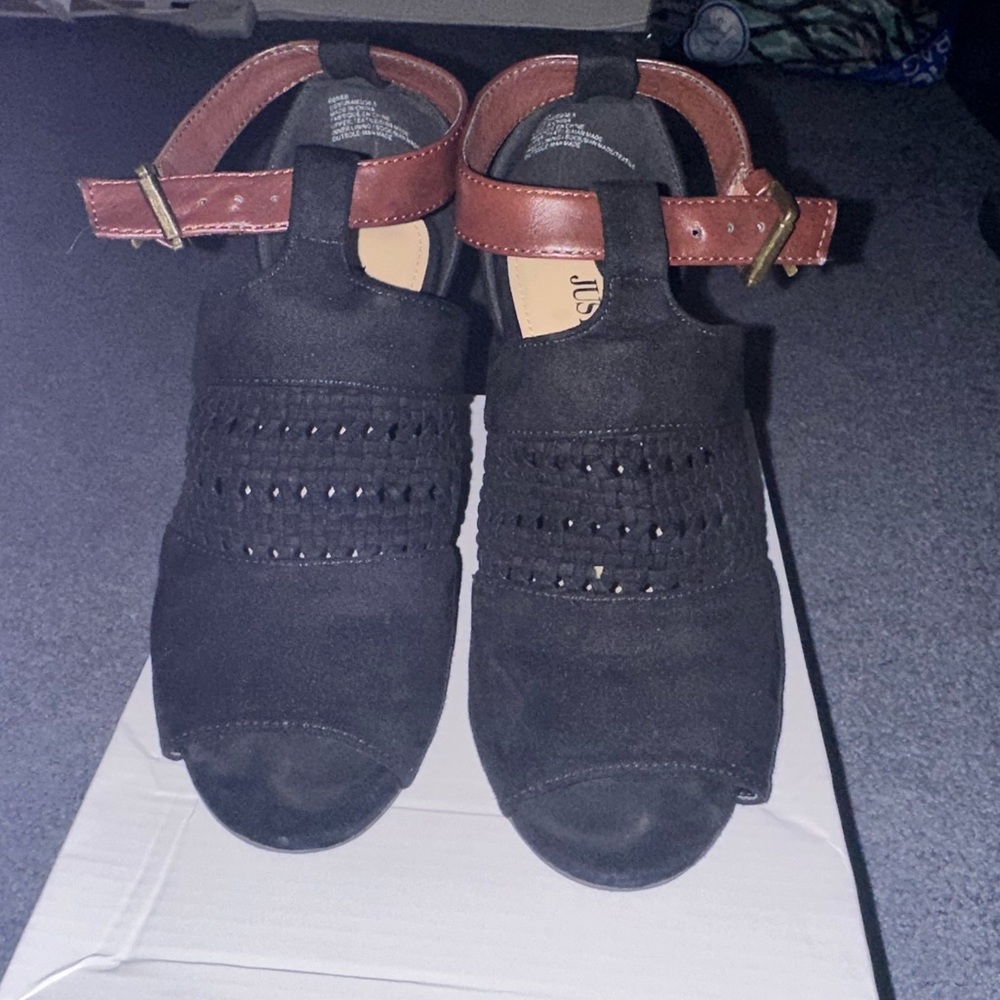 Open toe heals - Picture 2 of 5